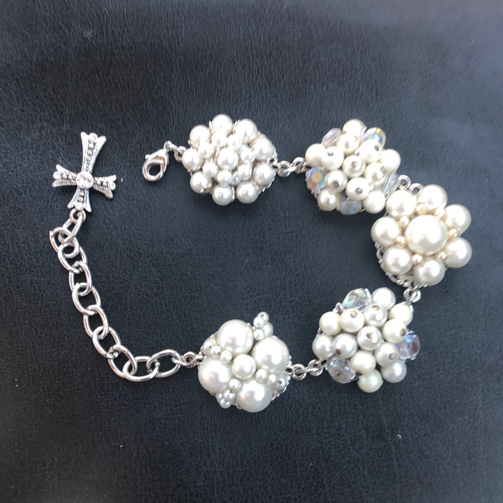 Pearl Braclelet, made from pearl earrings .